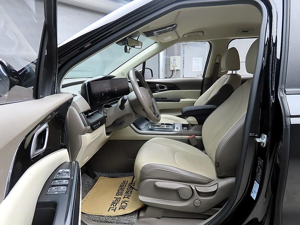 KIA Carnival - Vista 5