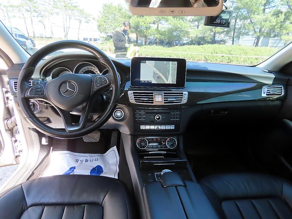 Mercedes Benz CLS Class - Vista 7