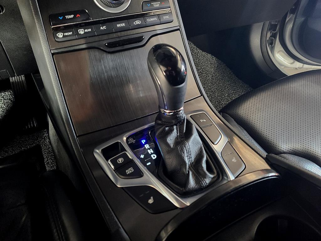 HYUNDAI Grandeur - Vista 7