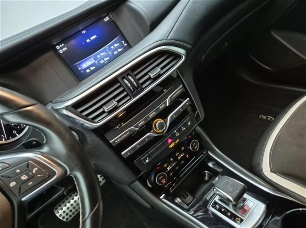 Infiniti Q - Vista 10