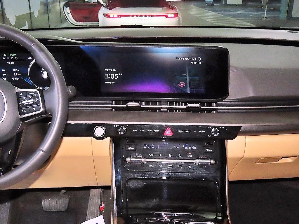 KIA Carnival - Vista 11