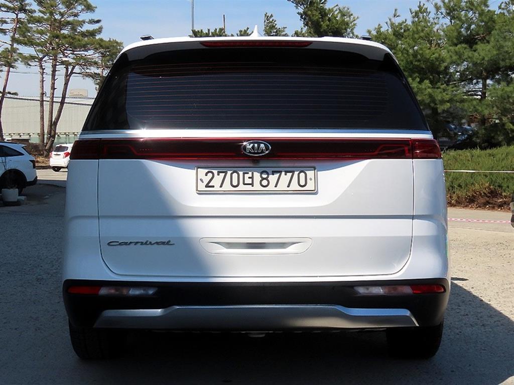 KIA Carnival - Vista 4