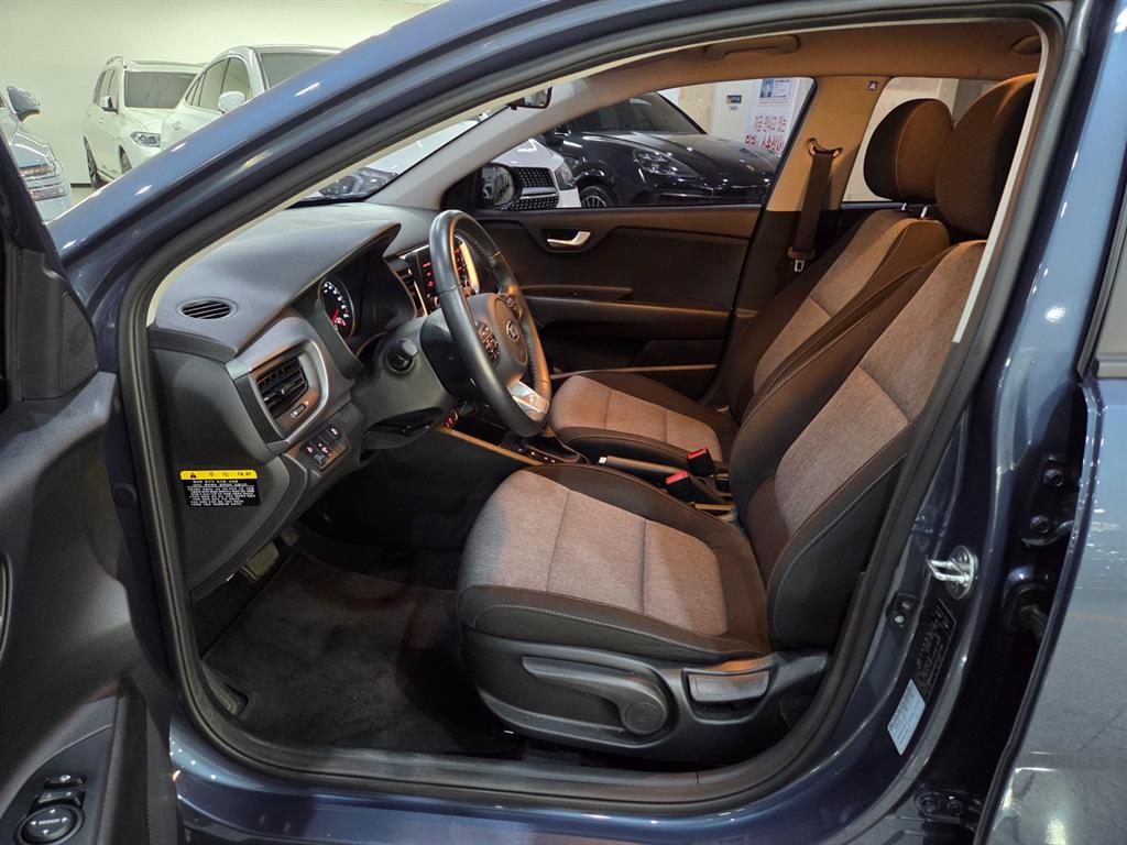 KIA Stonic - Vista 6