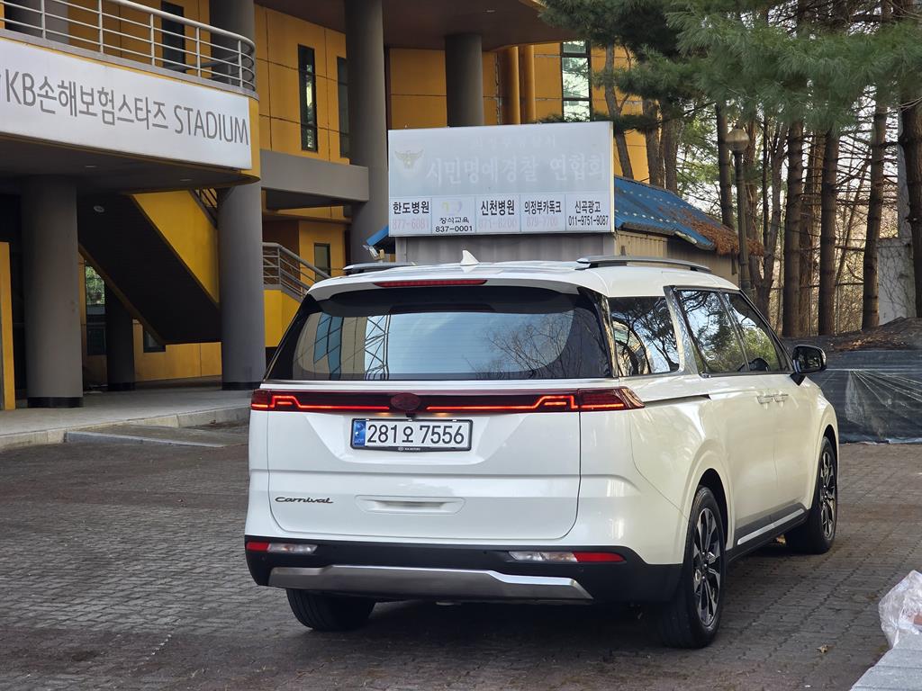 KIA Carnival - Vista 7