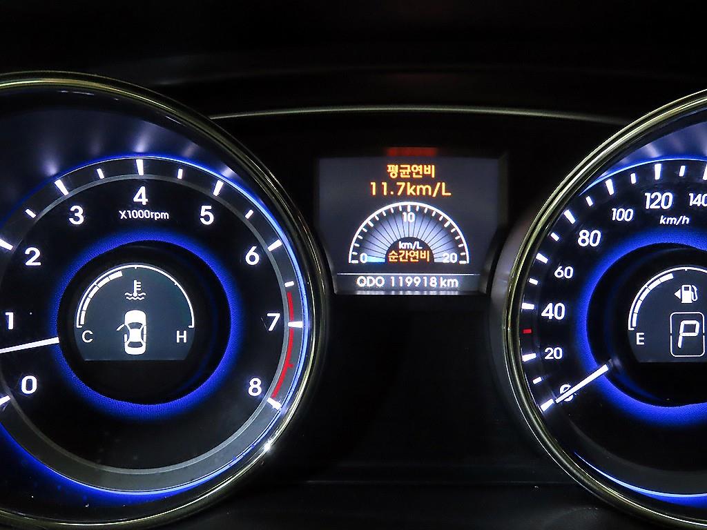 HYUNDAI Sonata - Vista 9