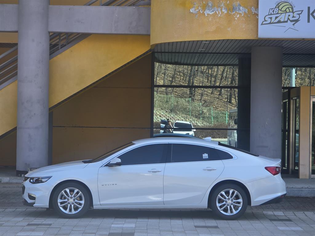 Chevrolet Malibu - Vista 4