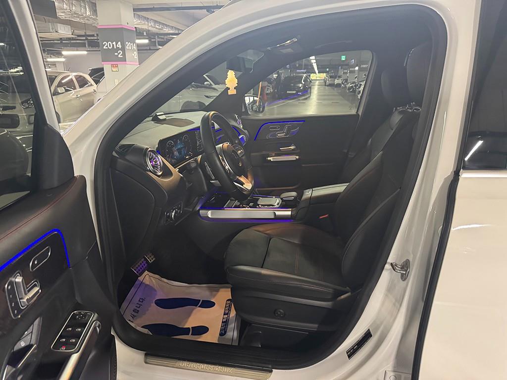 Mercedes Benz GLB Class - Vista 5