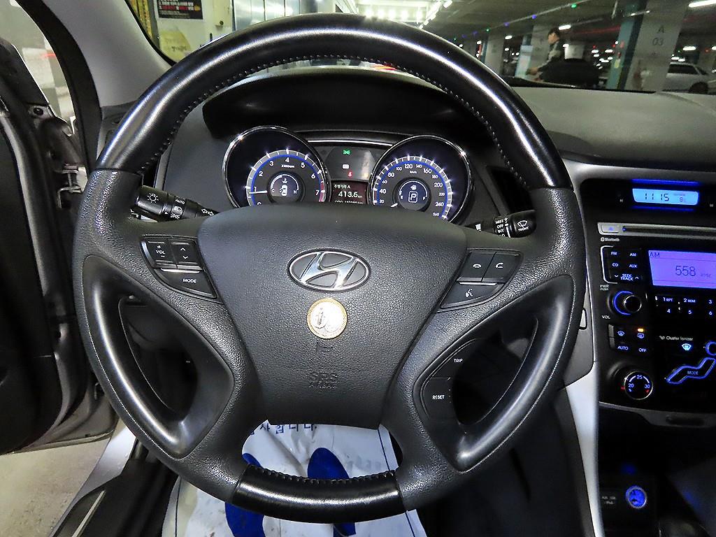 HYUNDAI Sonata - Vista 8