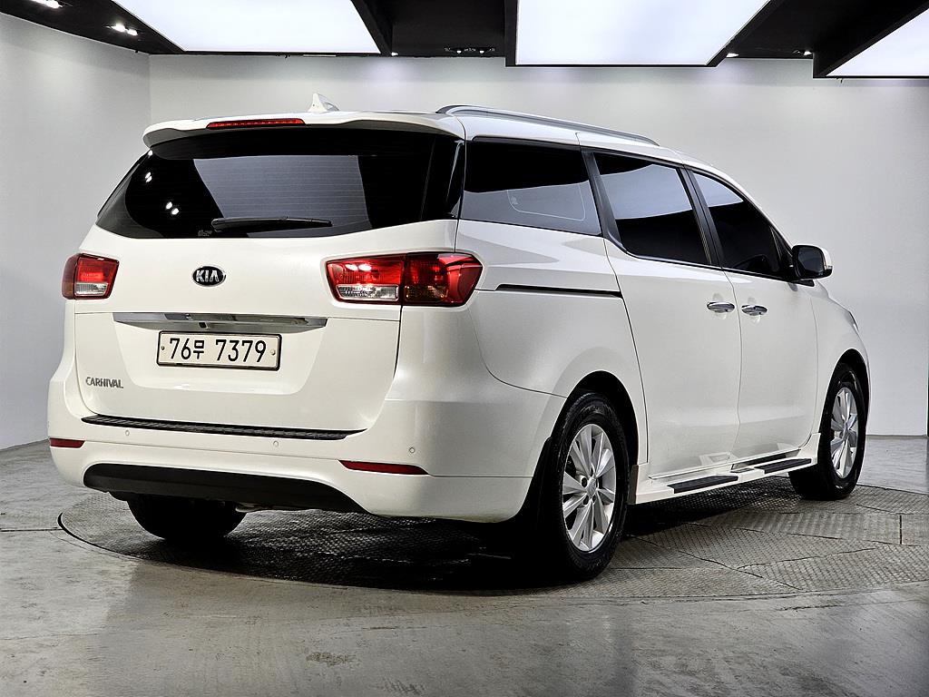 KIA Carnival - Vista 4