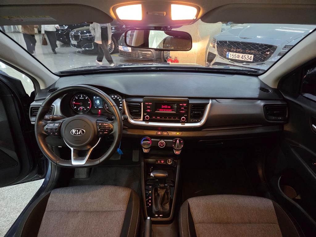 KIA Stonic - Vista 8