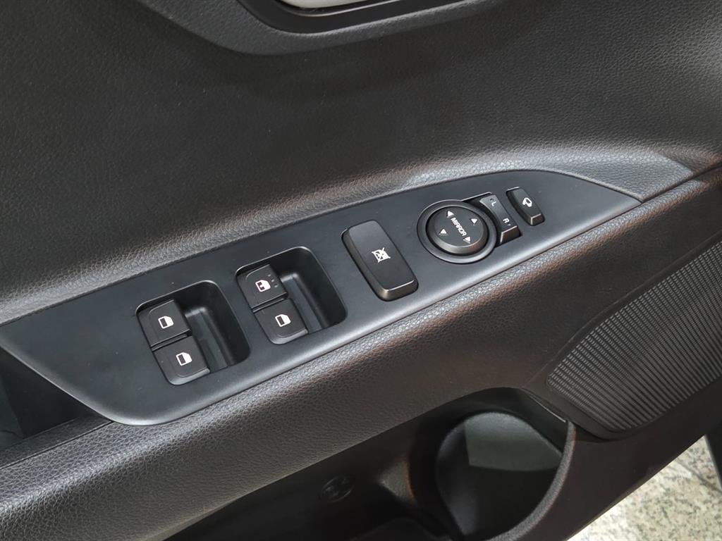 KIA Stonic 2018 Azul - Importación desde Corea - HF Imports Iquique - Foto 14