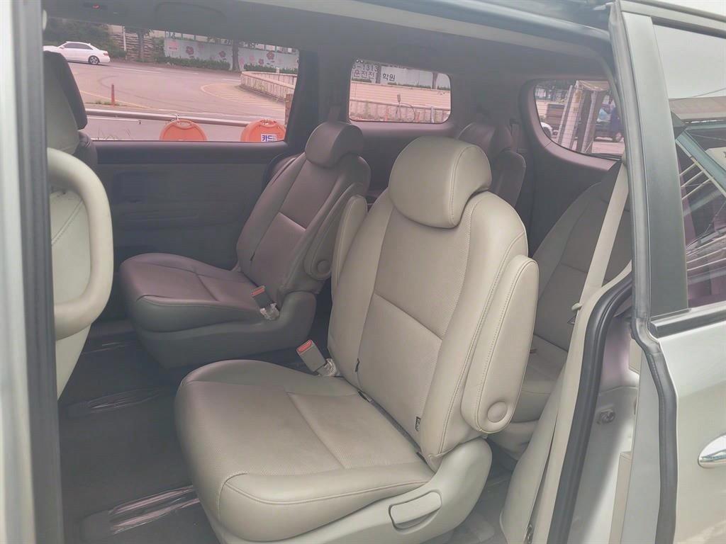 KIA Carnival - Vista 7