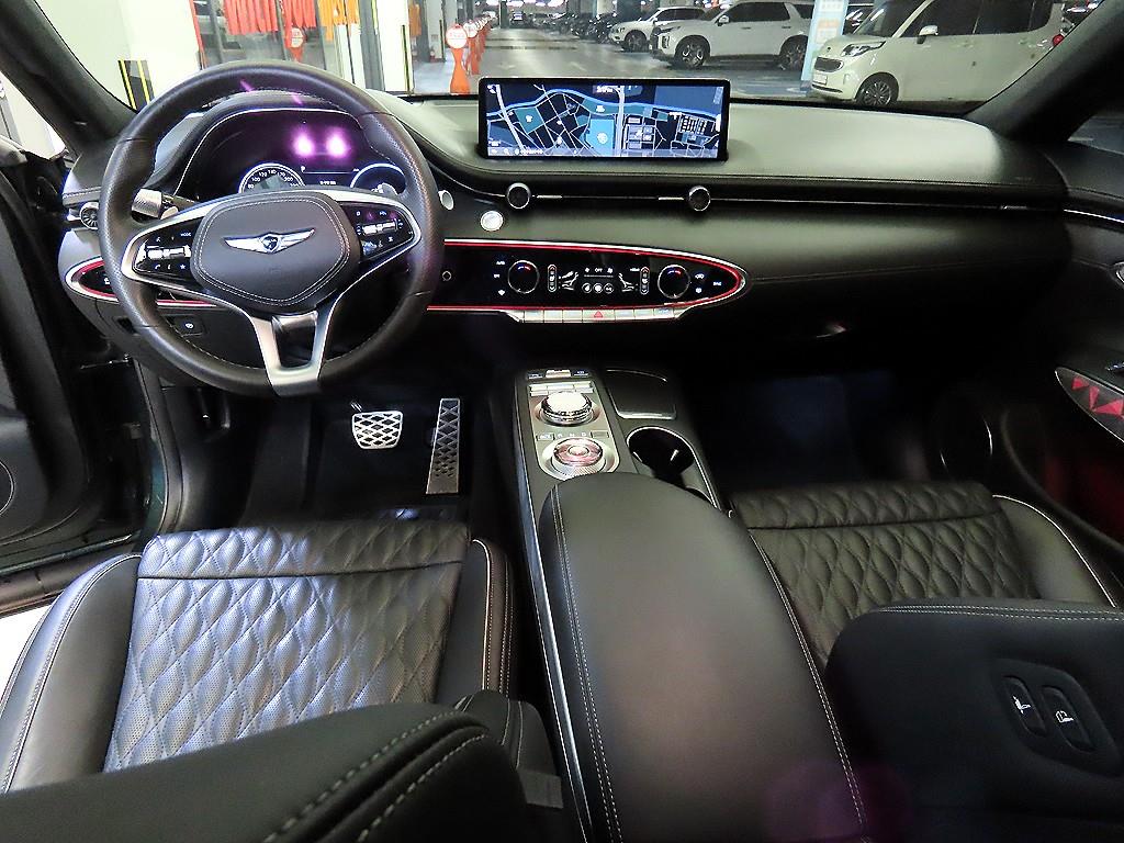 Genesis GV70 - Vista 10