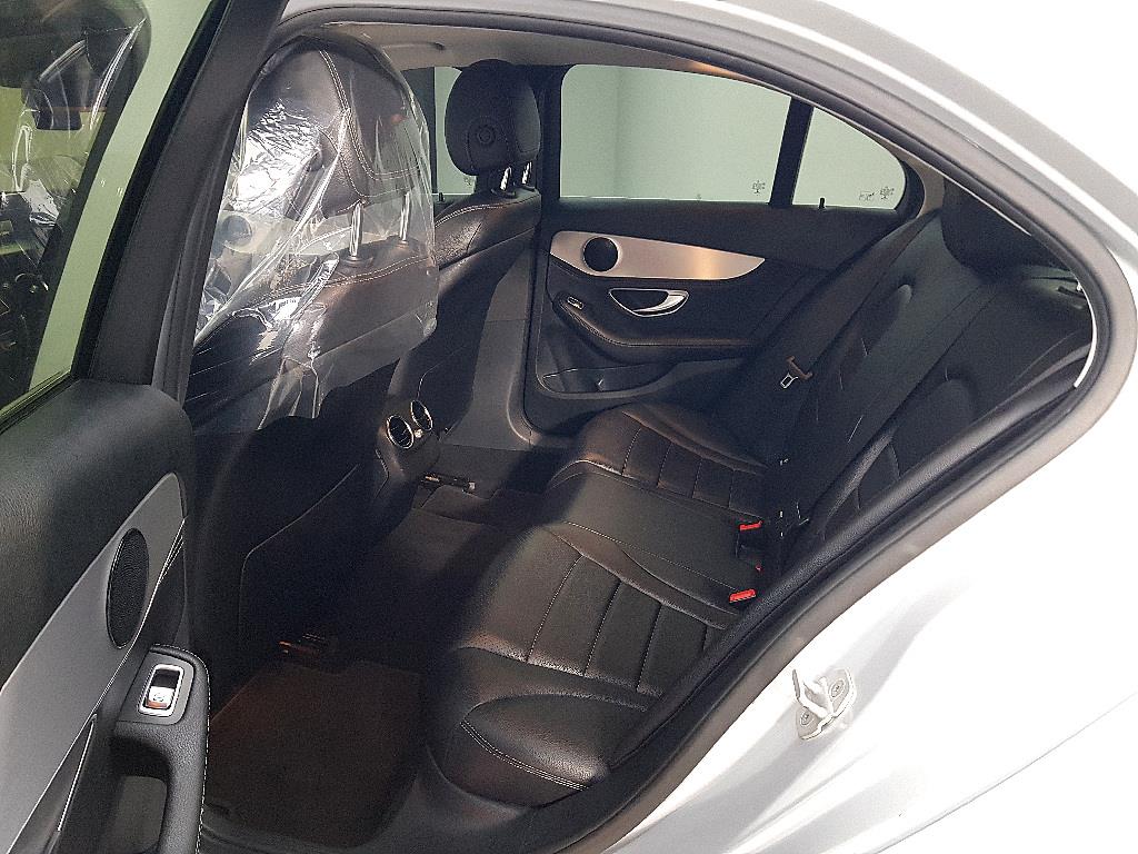 Mercedes Benz C Class - Vista 9