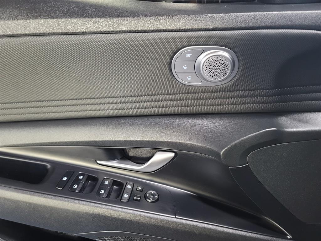 HYUNDAI Avante - Vista 9