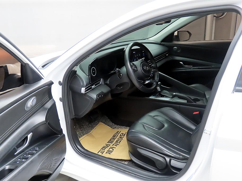 HYUNDAI Avante - Vista 5