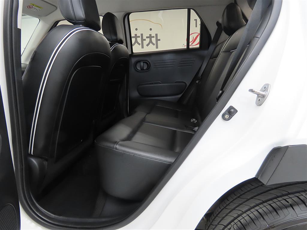 HYUNDAI Casper - Vista 6