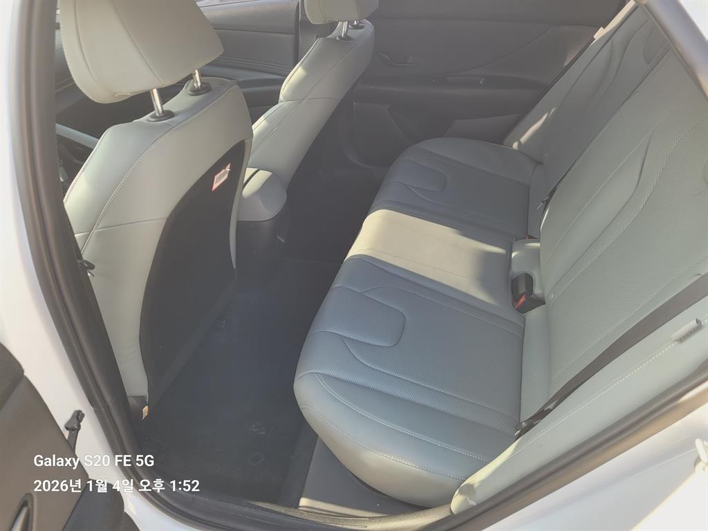 HYUNDAI Avante - Vista 8