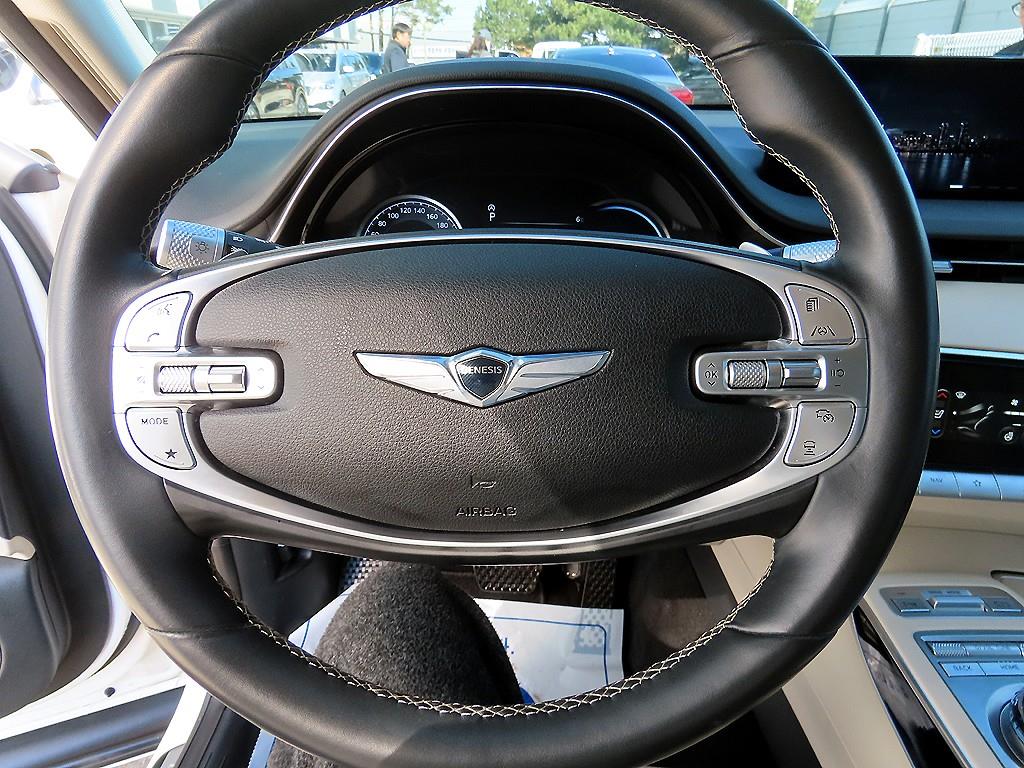 Genesis GV70 - Vista 8