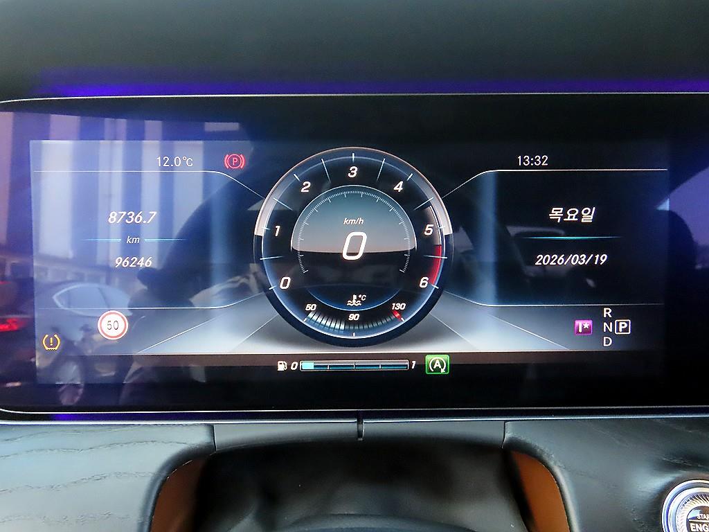 Mercedes Benz E class - Vista 9