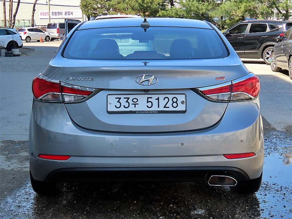 HYUNDAI Avante - Vista 4