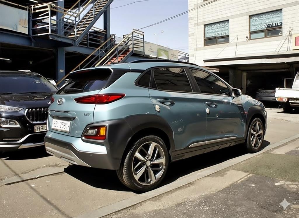 HYUNDAI Kona - Vista 7