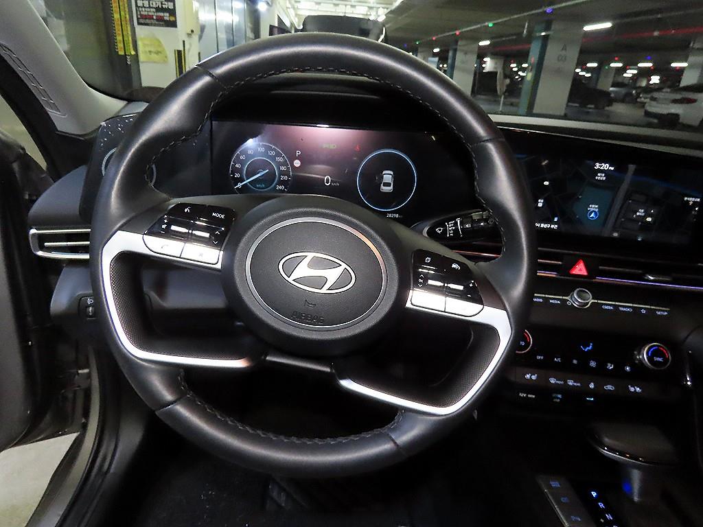 HYUNDAI Avante - Vista 8