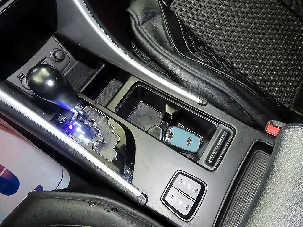 HYUNDAI Sonata - Vista 12