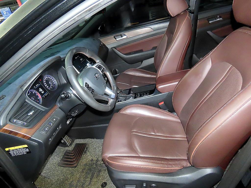 HYUNDAI Sonata - Vista 6