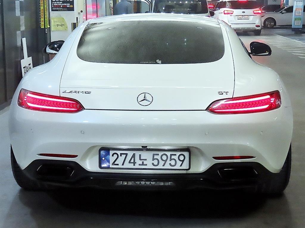 Mercedes Benz AMG GT - Vista 5