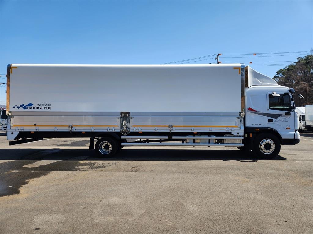 medium and large cargo truck - Vista 6