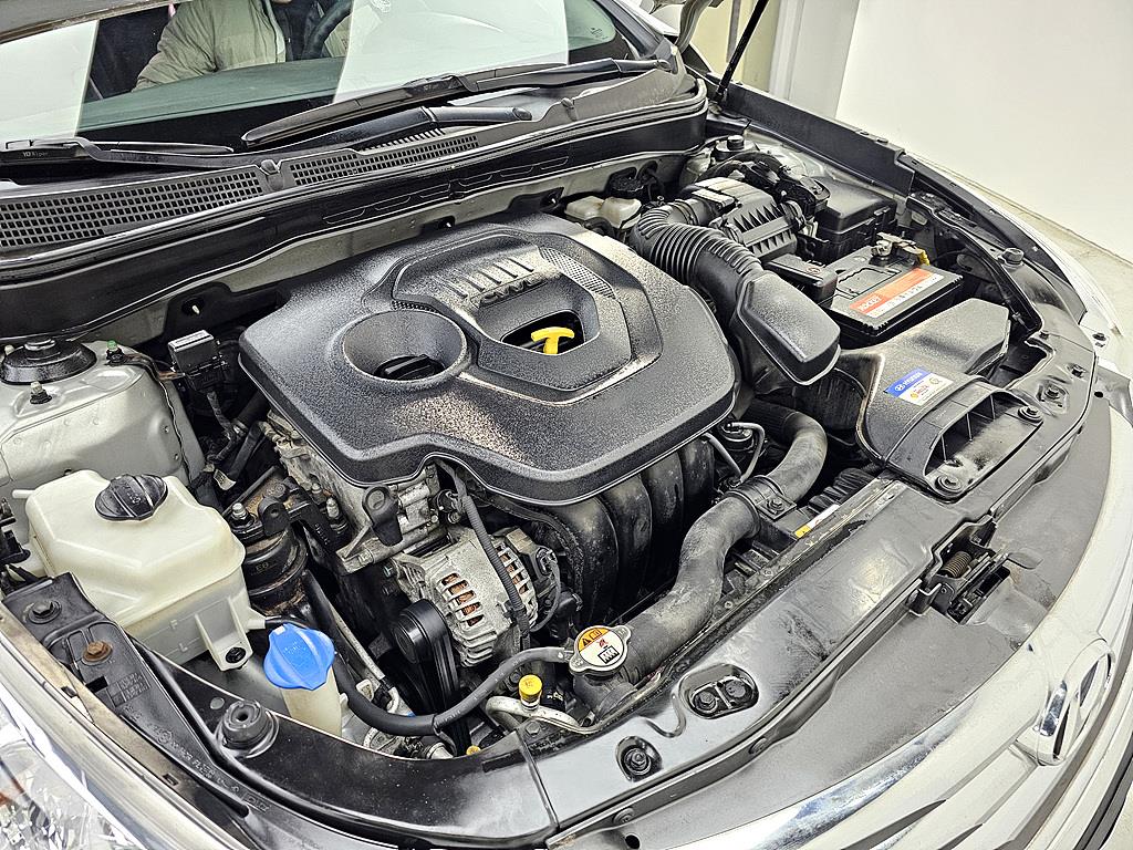 HYUNDAI Sonata - Vista 6