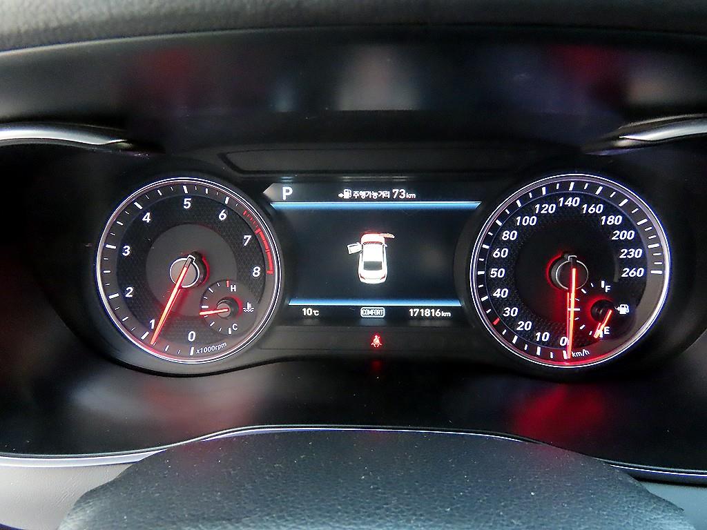 Genesis G70 - Vista 9