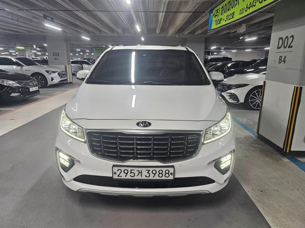 KIA Carnival - Vista 5
