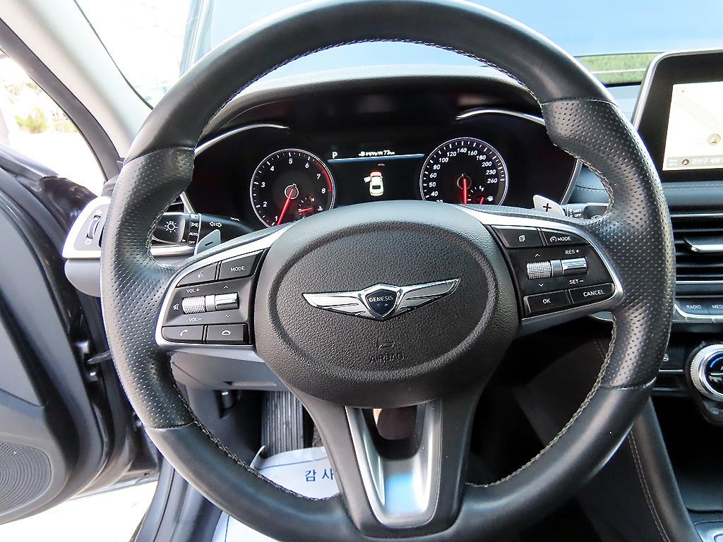 Genesis G70 - Vista 8