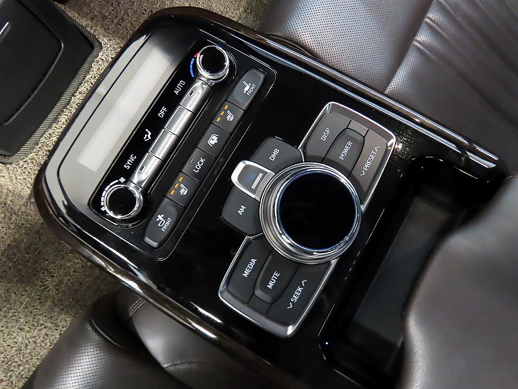 Genesis EQ900 - Vista 12