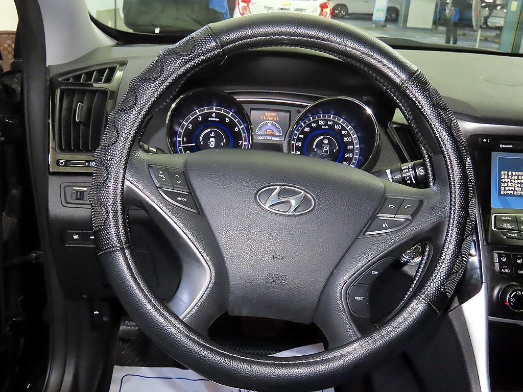 HYUNDAI Sonata - Vista 8