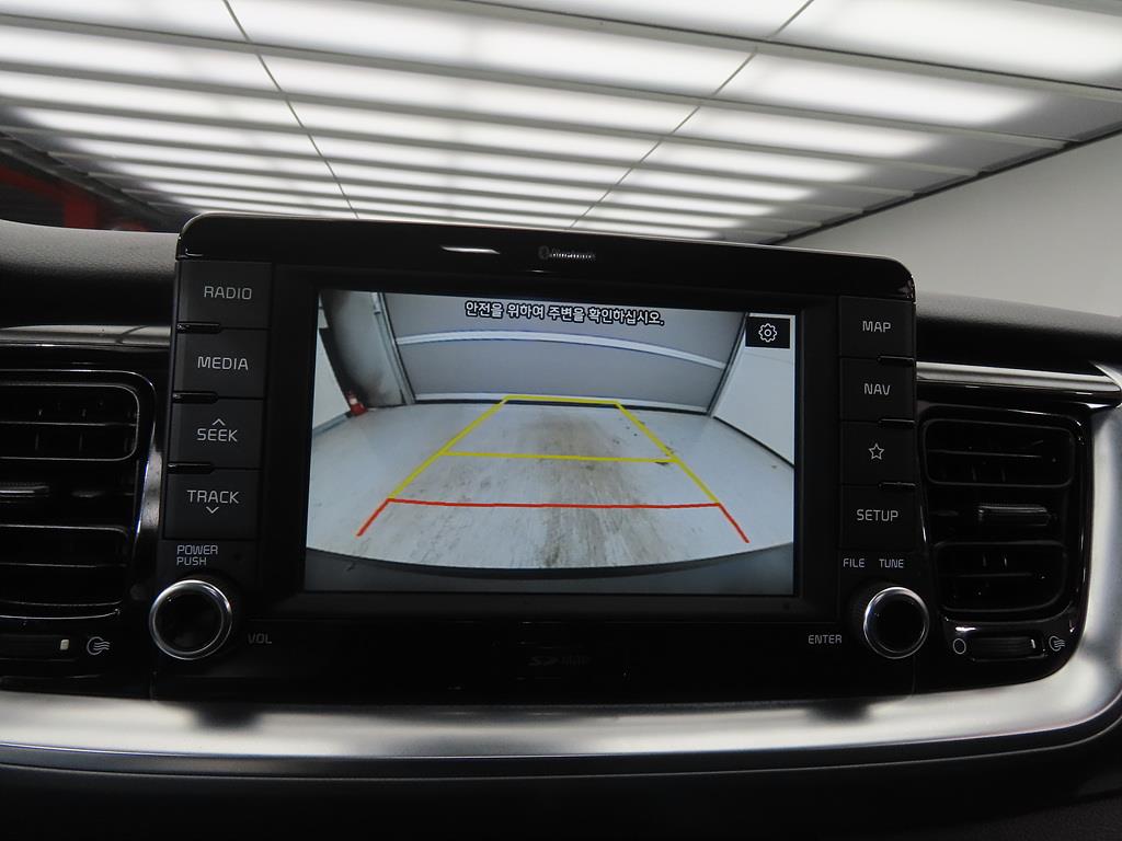 KIA Stonic 2019 Blanco - Importación desde Corea - HF Imports Iquique - Foto 16