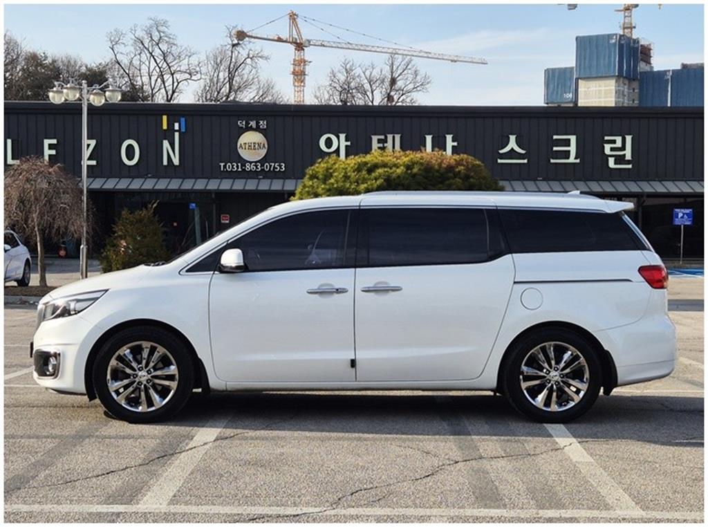 KIA Carnival - Vista 4