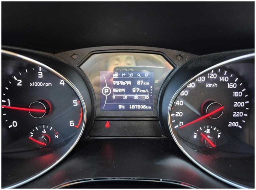 KIA Carnival - Vista 11