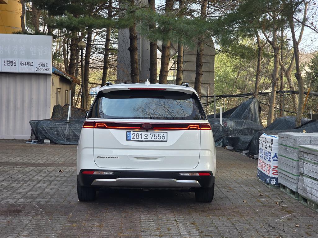 KIA Carnival - Vista 6