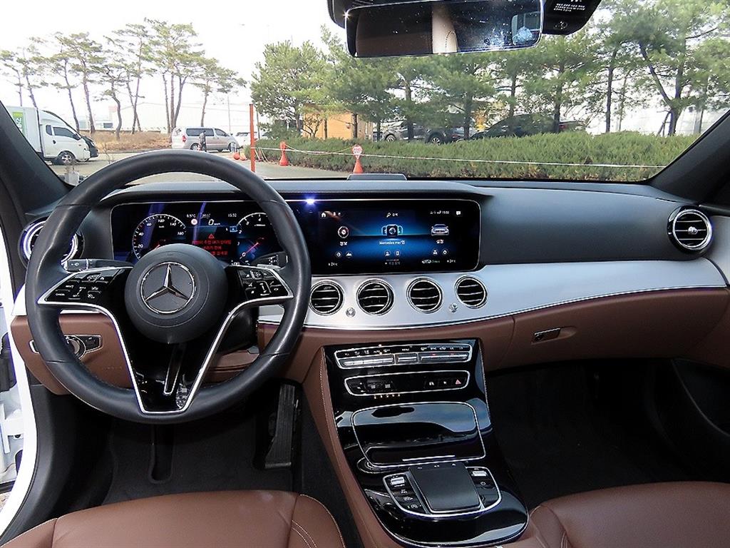 Mercedes Benz E class - Vista 7