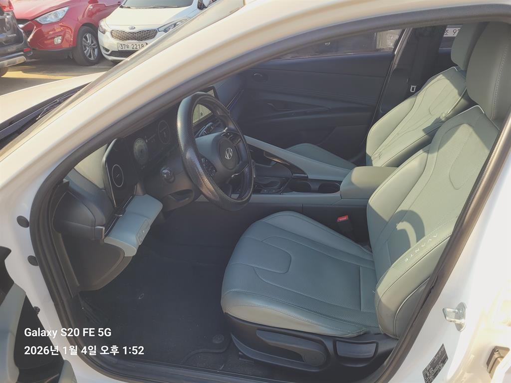 HYUNDAI Avante - Vista 7