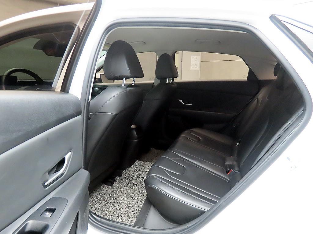 HYUNDAI Avante - Vista 6