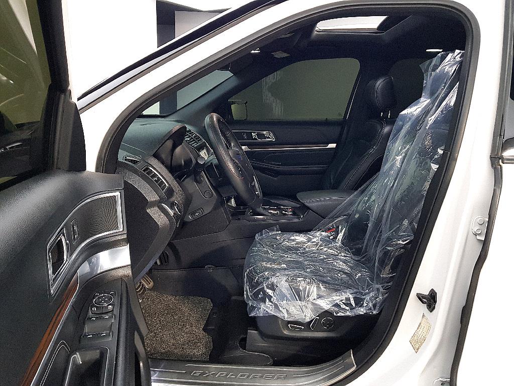 Ford Explorer - Vista 8