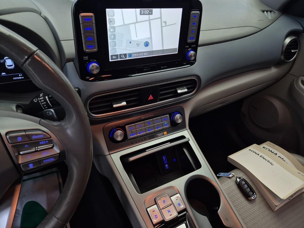 HYUNDAI Kona - Vista 10