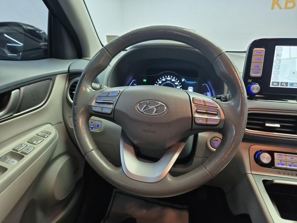 HYUNDAI Kona - Vista 9