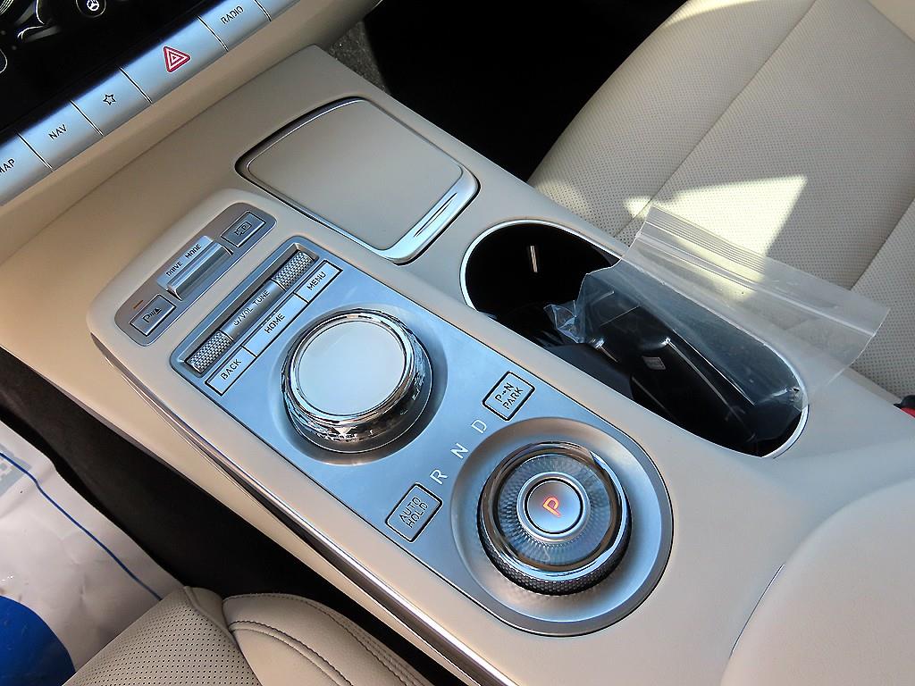 Genesis GV70 - Vista 10