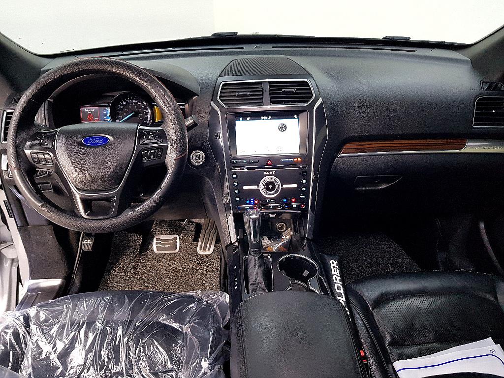 Ford Explorer - Vista 5