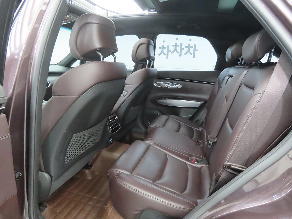 Genesis GV70 - Vista 6